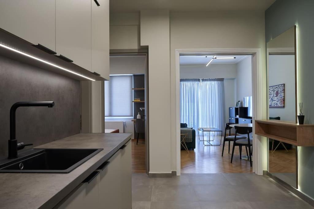 Apartament Little Gem: Modern Urban Retreat Ateny Zewnętrze zdjęcie