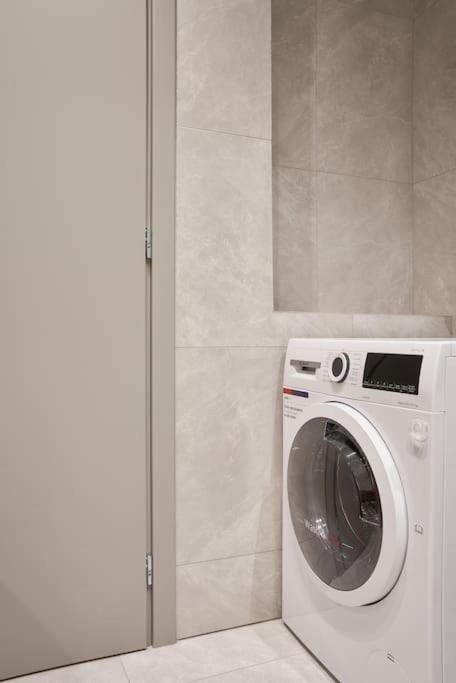 Apartament Little Gem: Modern Urban Retreat Ateny Zewnętrze zdjęcie