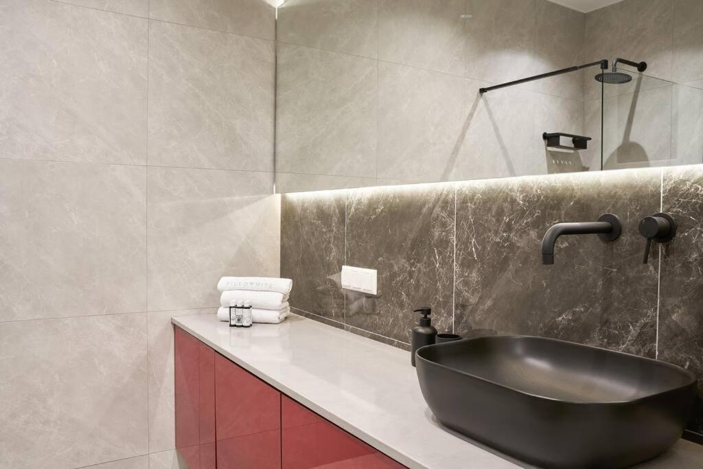 Apartament Little Gem: Modern Urban Retreat Ateny Zewnętrze zdjęcie