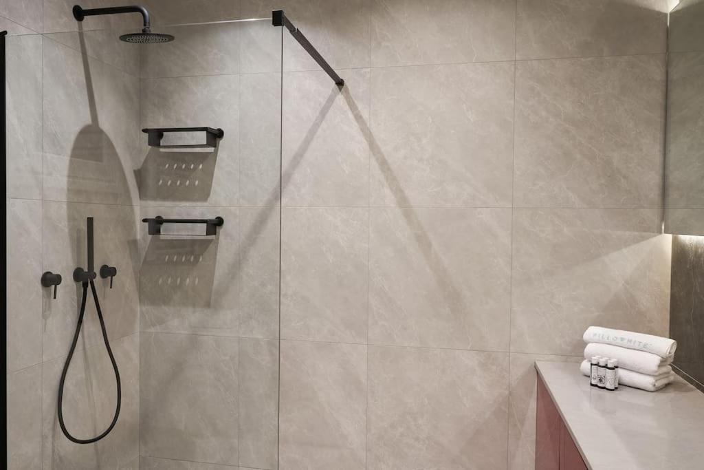 Apartament Little Gem: Modern Urban Retreat Ateny Zewnętrze zdjęcie