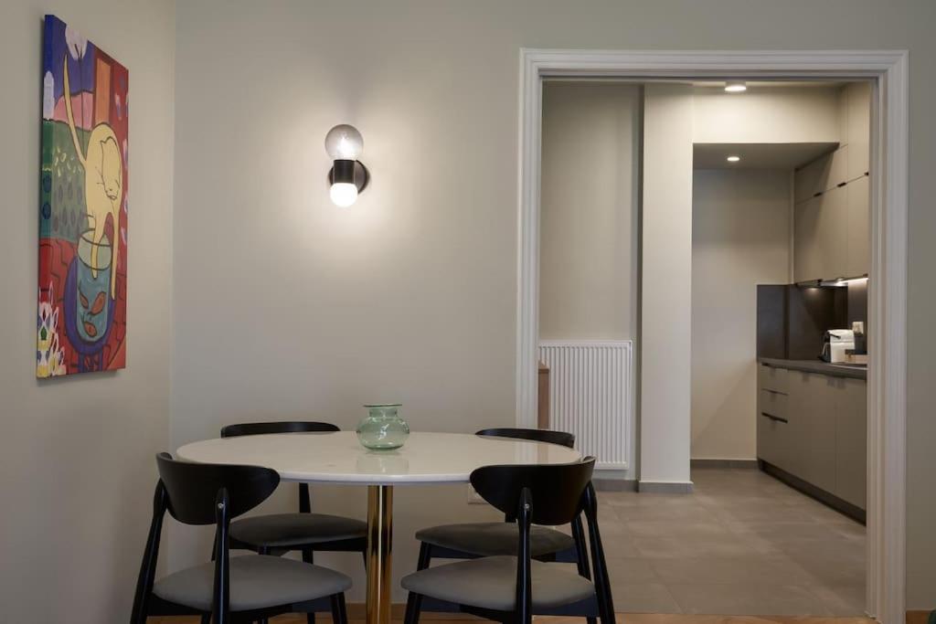 Apartament Little Gem: Modern Urban Retreat Ateny Zewnętrze zdjęcie